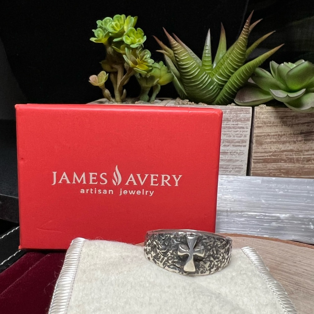 Retired James Avery Textured Cross Ring - image 3